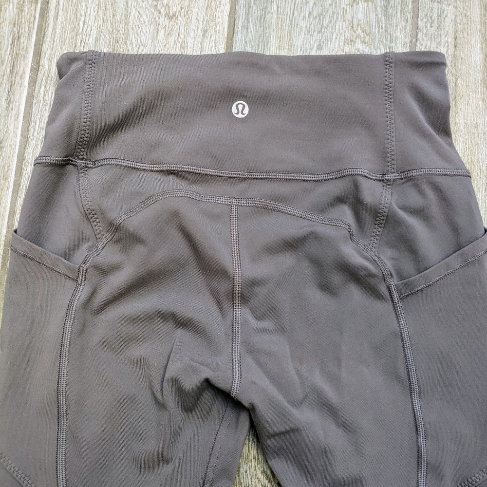 28.5" Lululemon Athletica pocket leggings 6